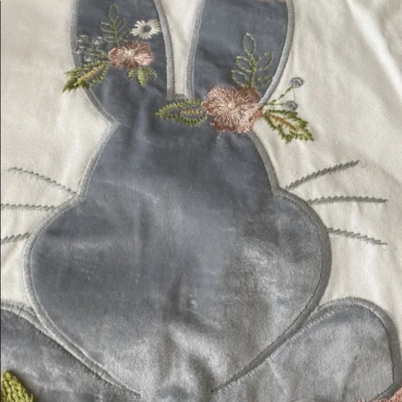 INSPIRED TREASURES EASTER RABBIT NWT EMBROIDERED TABLE RUNNER 16" X 72” - Picture 4 of 8